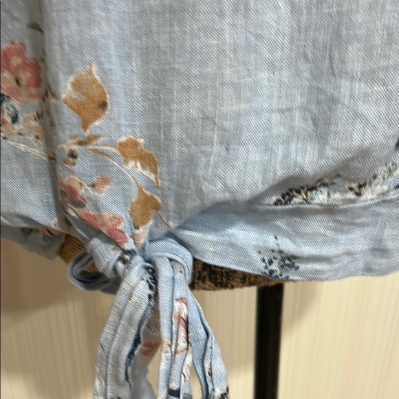 Chic Light Blue Linen Floral Blouse Made in Italy - Picture 4 of 10